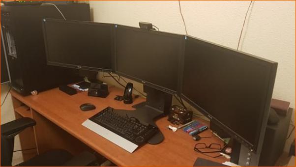 Soporte 3 monitores con 3 pantallas-208882819_0.jpg.jpg
